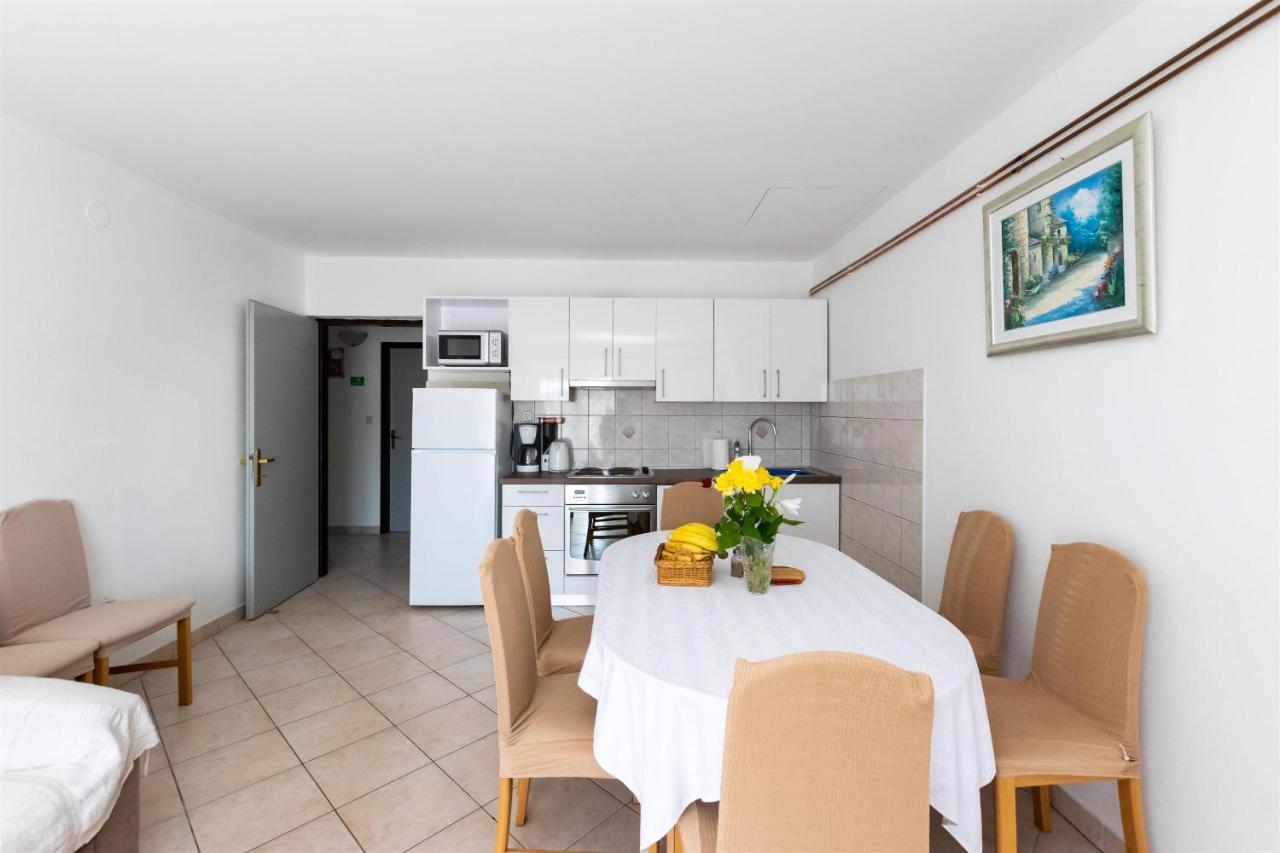 Apartments Boza Lopar Extérieur photo